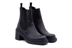 Chelsea Boot on sole with heel