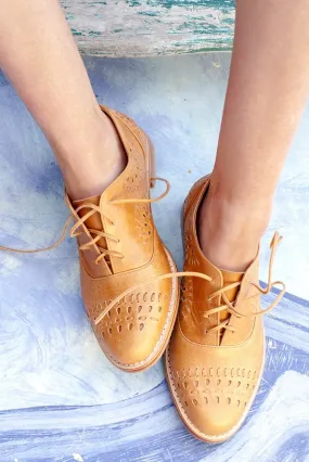 Heartbreak Leather Oxfords in Dark Tan