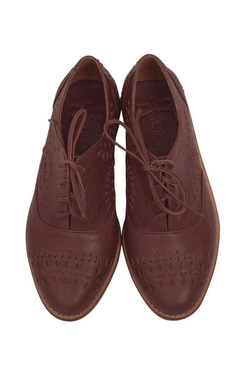 Heartbreak Leather Oxfords in Vintage Brown