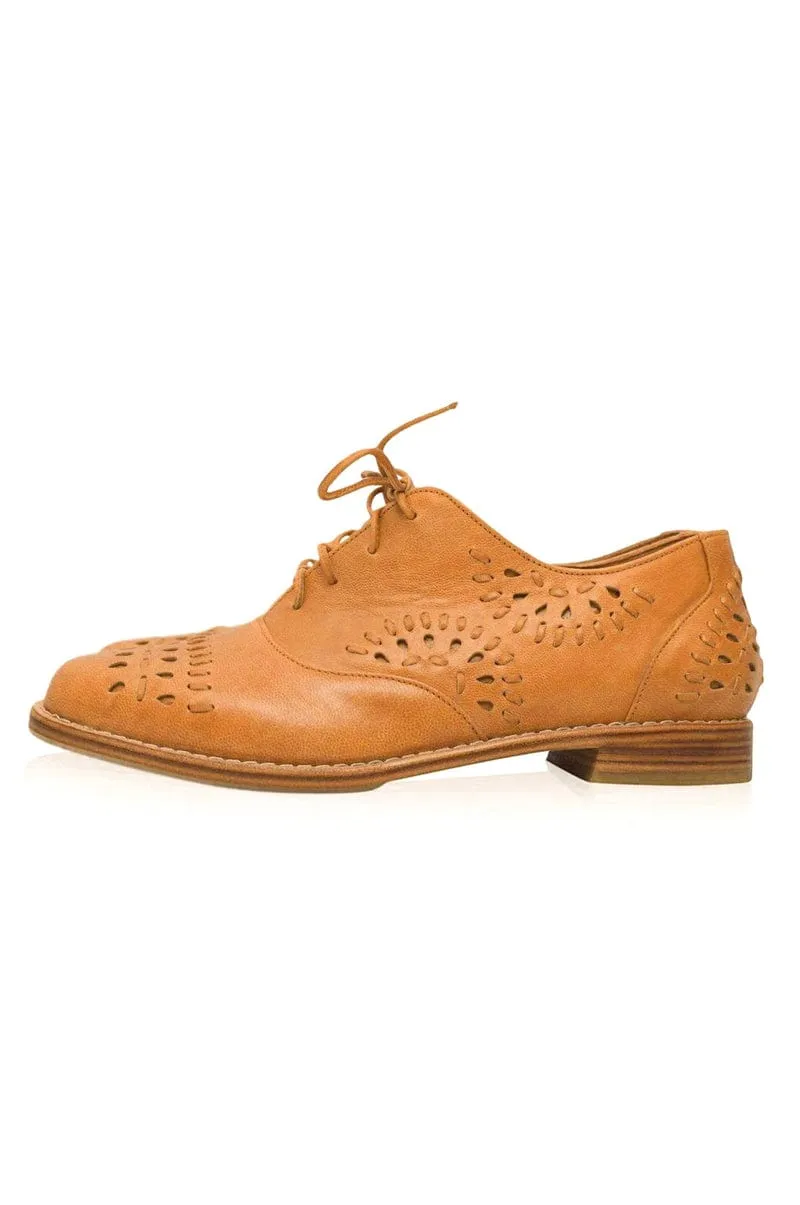 Heartbreak Leather Oxfords in Vintage Brown