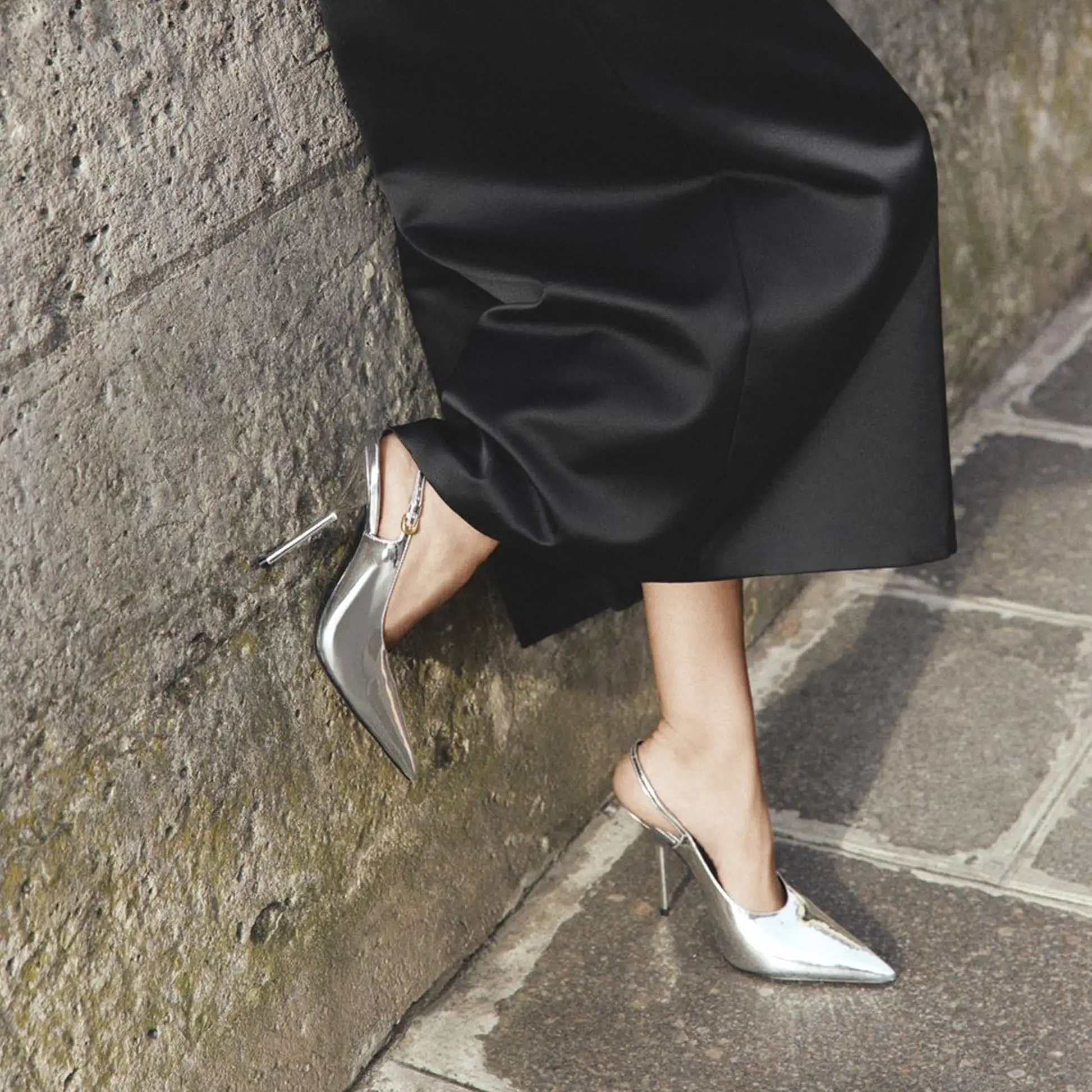 Larroudé x Altuzarra Pump In Silver Specchio