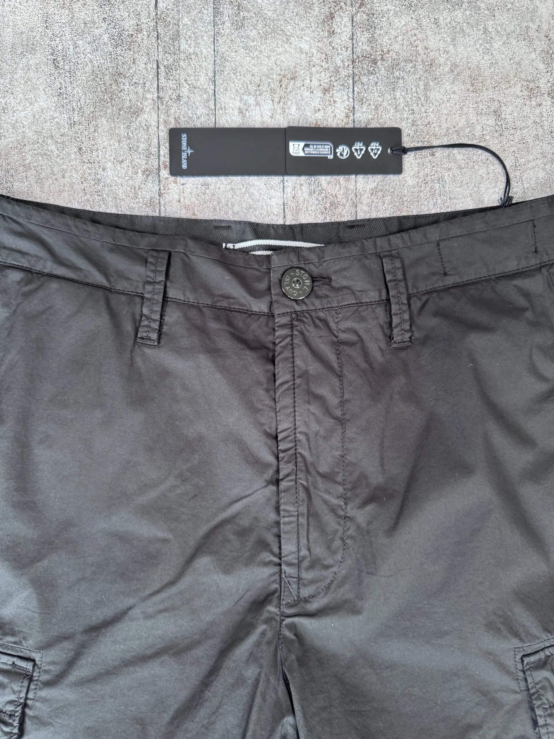 STONE ISLAND CARGO SHORTS